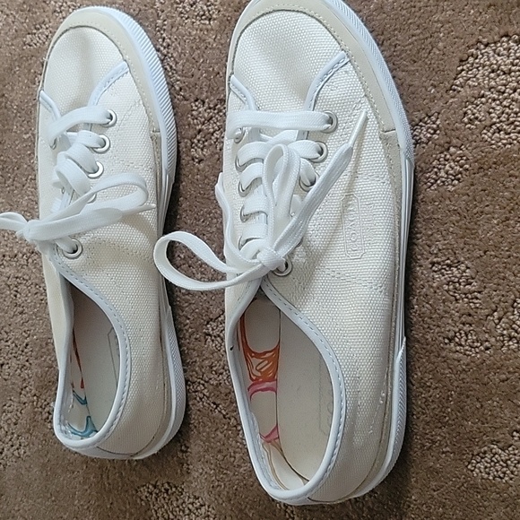 NWOT Coach Cream Canvas Sneakers in Size 7.5 - Picture 2 of 7